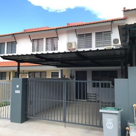 Oyo 90493 Jl Homestay Segamat Eksteriør bilde