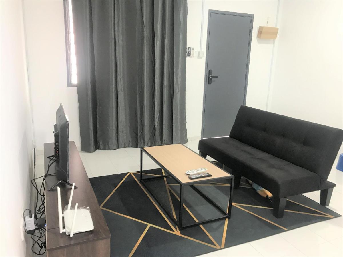 Oyo 90493 Jl Homestay Segamat Eksteriør bilde