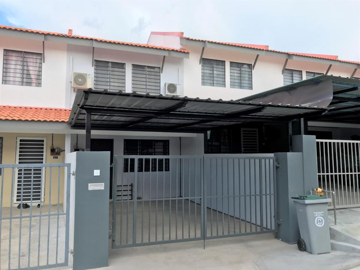 Oyo 90493 Jl Homestay Segamat Eksteriør bilde
