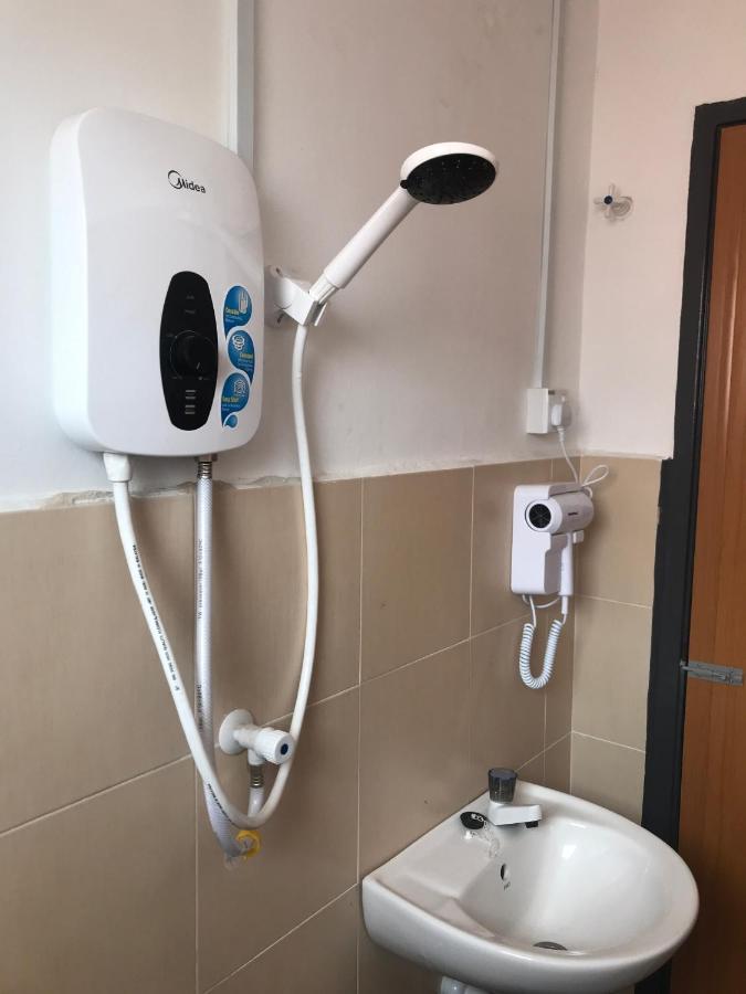 Oyo 90493 Jl Homestay Segamat Eksteriør bilde