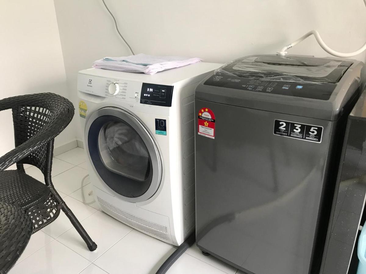 Oyo 90493 Jl Homestay Segamat Eksteriør bilde