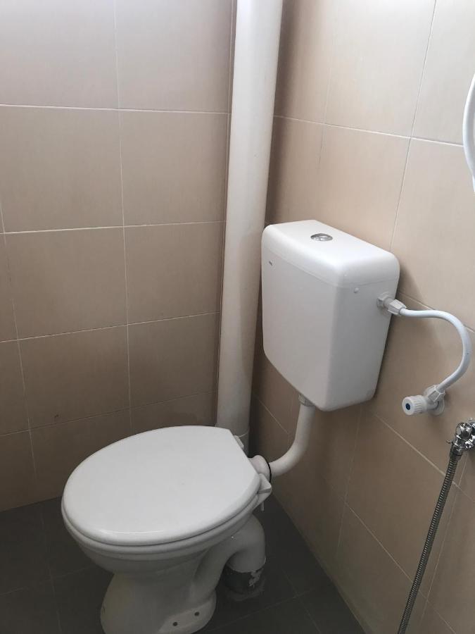 Oyo 90493 Jl Homestay Segamat Eksteriør bilde